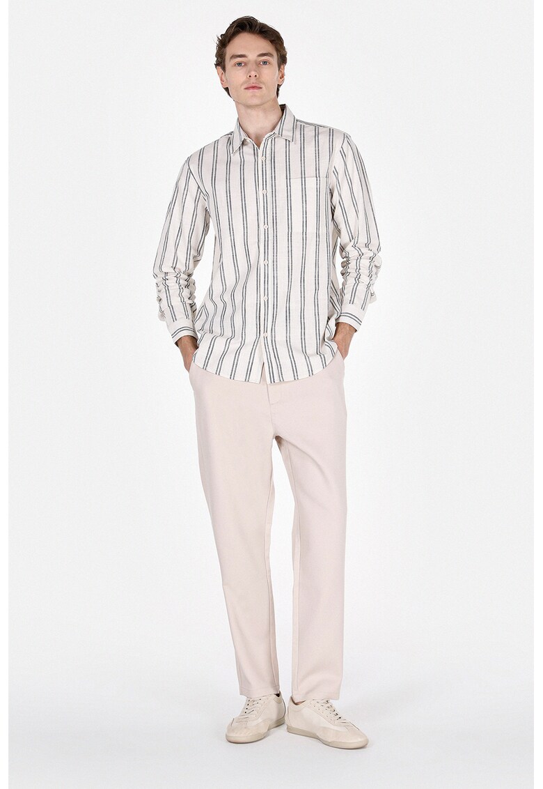 Camasa cu model in dungi si buzunar pe piept