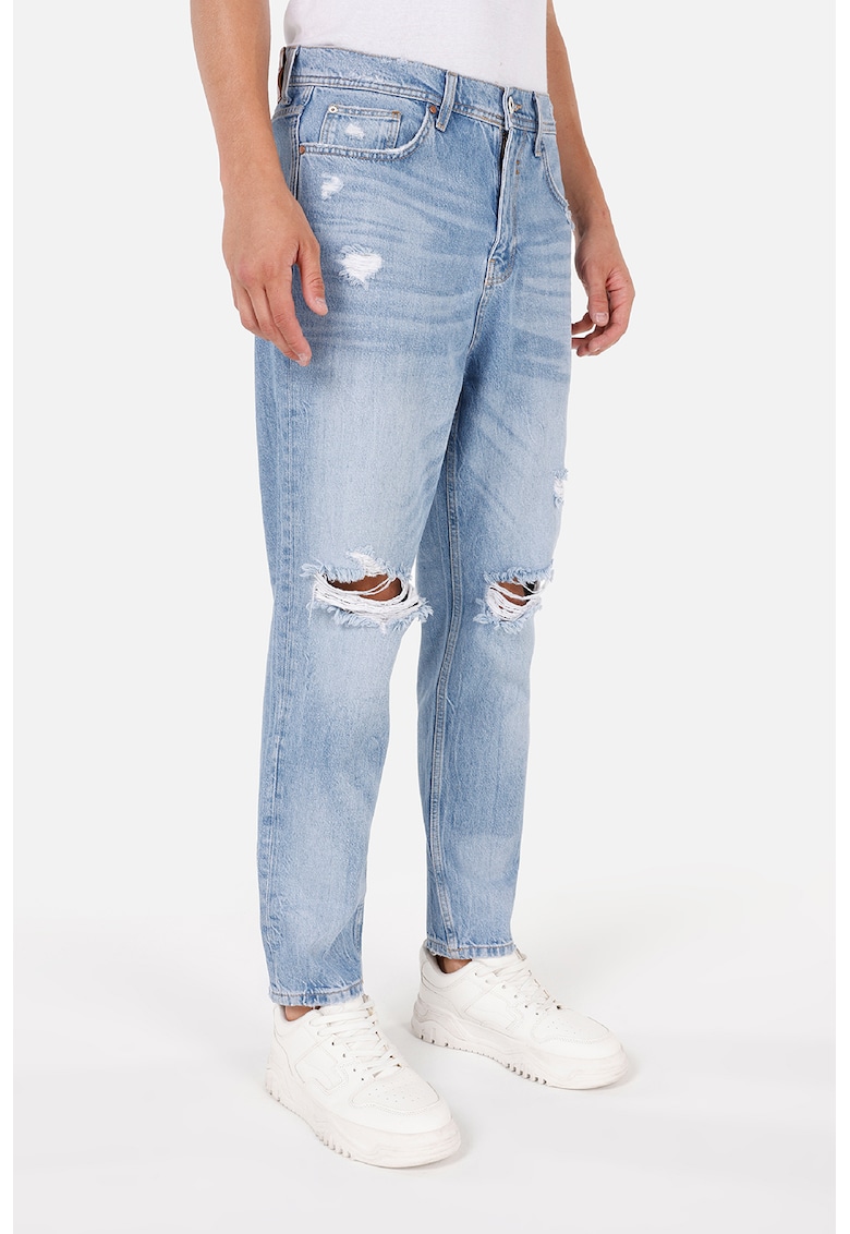 Blugi drepti cu talie medie si decupaje