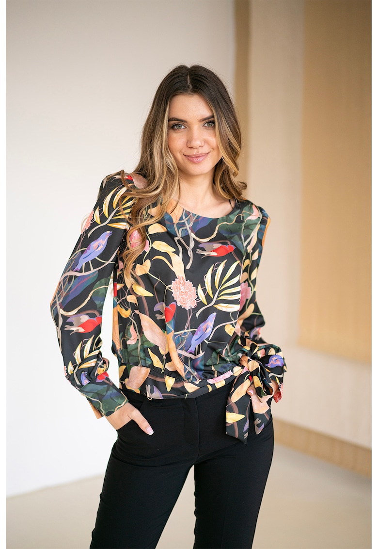 Bluza cu design floral si decolteu rotund