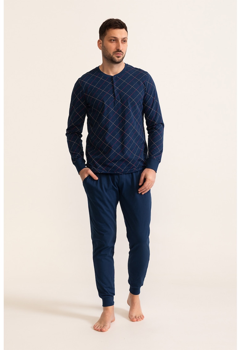 Pijama cu model in carouri si maneci lungi