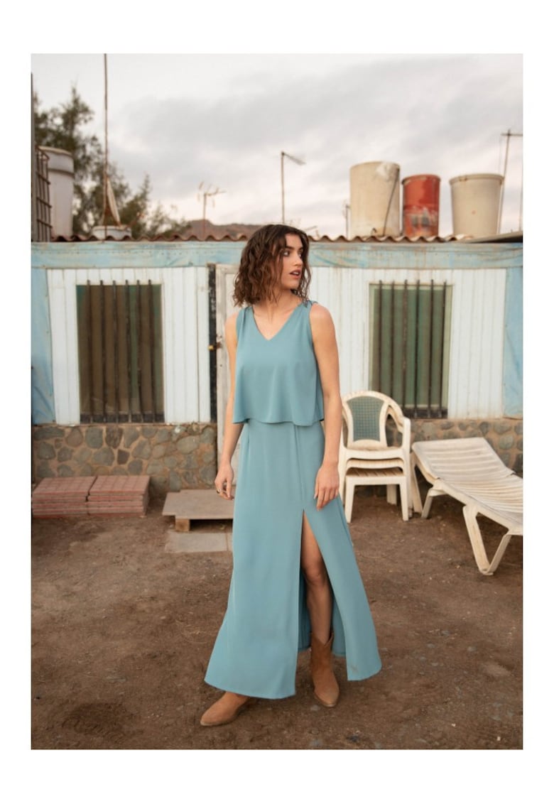 Rochie maxi cu volan in partea de sus -