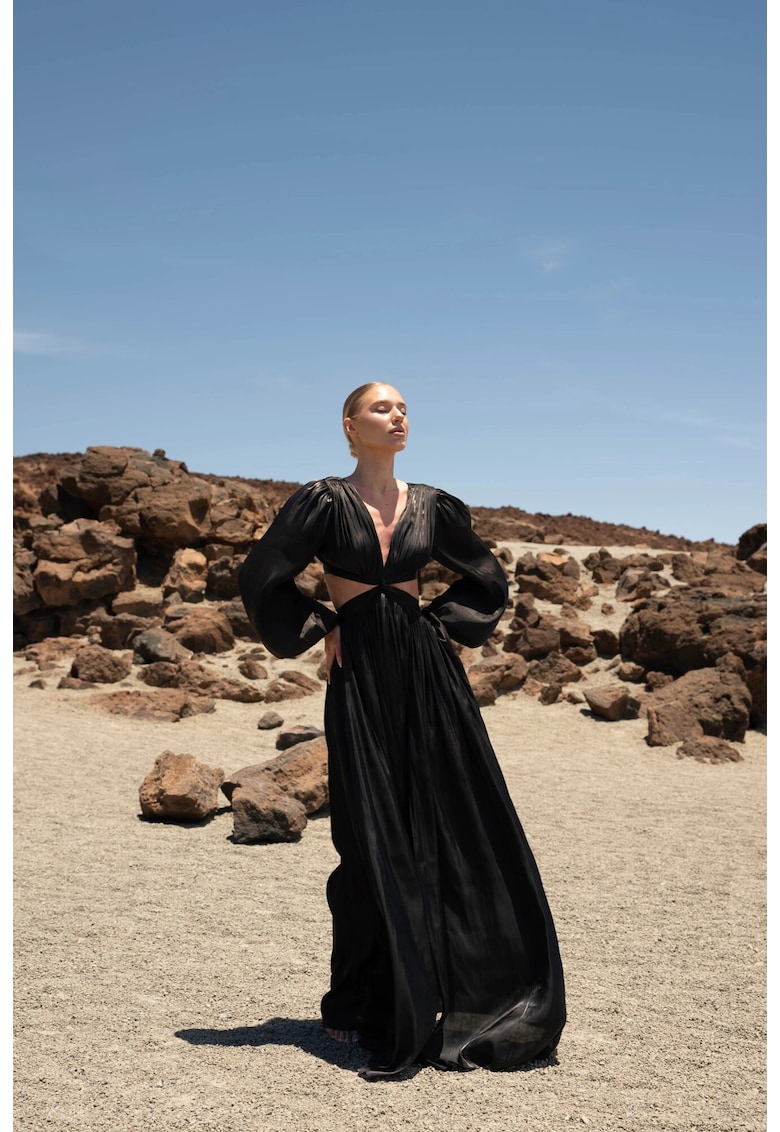 Rochie maxi cu slit pe picior si decolteu adanc - Negru