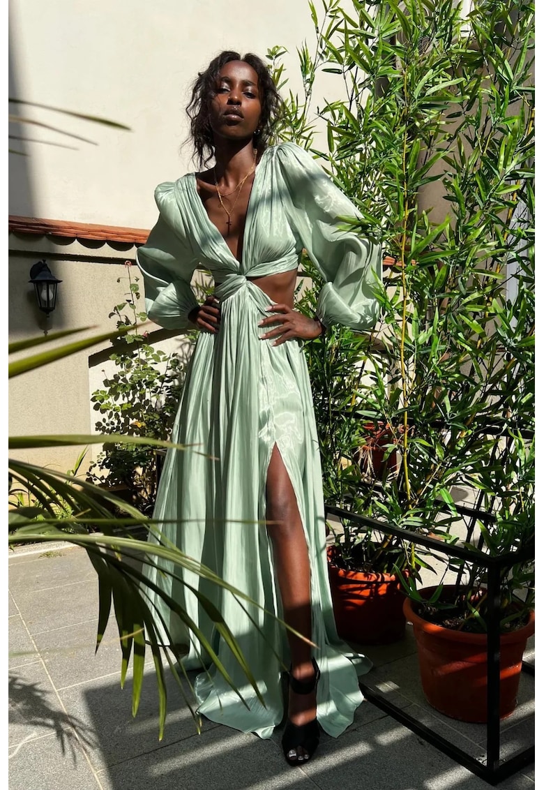 Rochie evazata cu slit pe picior si decolteu adanc in V - Verde