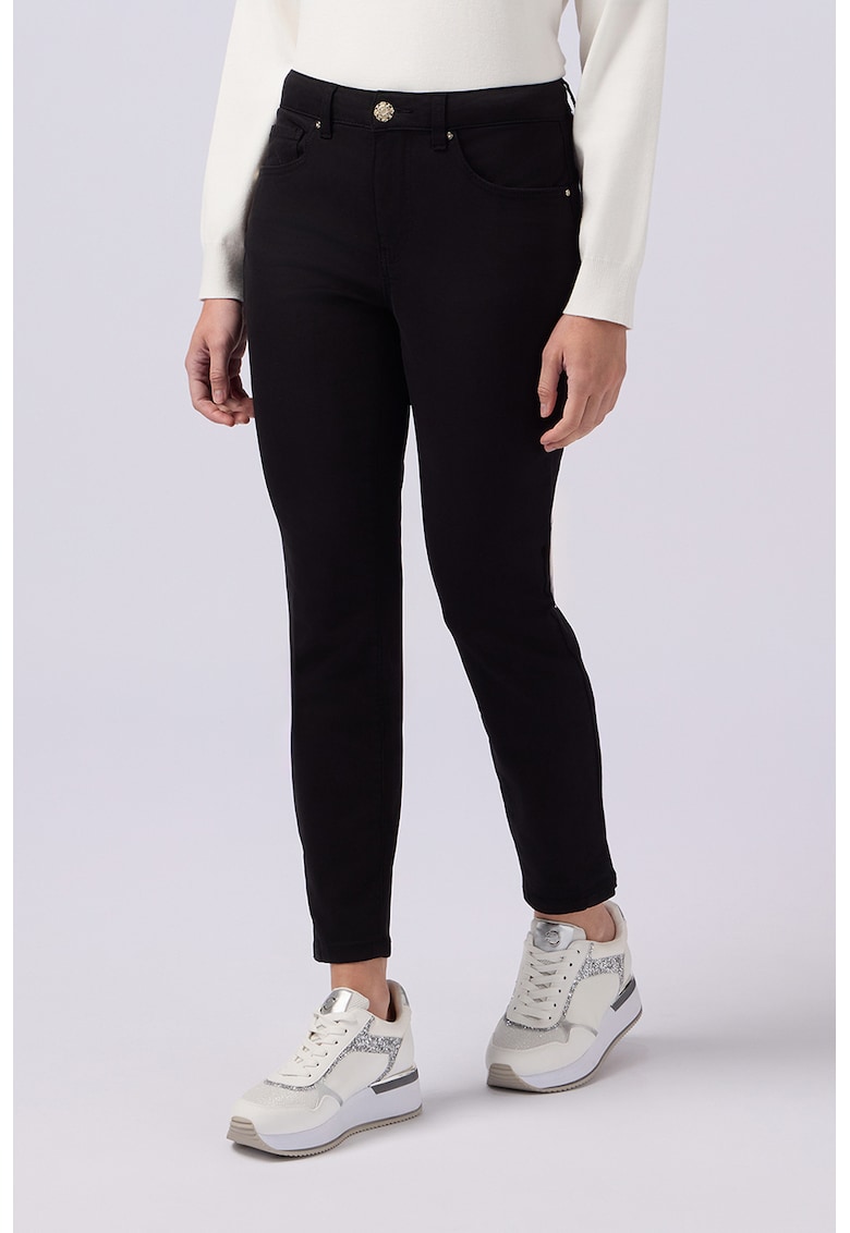 Pantaloni crop slim fit Pantaloni crop slim fit