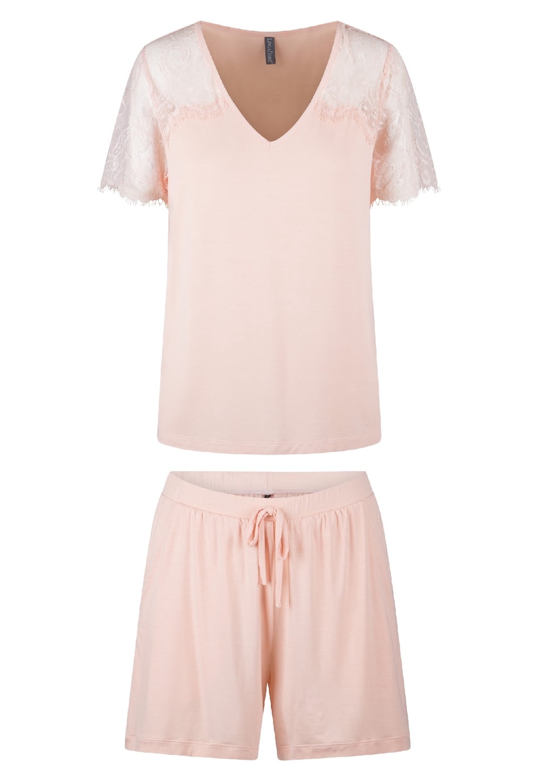 Pijama cu pantaloni scurti - decolteu in V si insertii de dantela