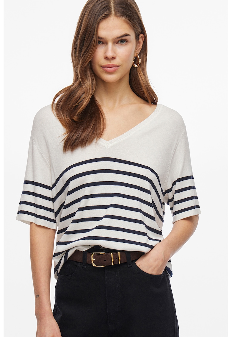 Tricou cu decolteu in V si model in dungi Tricou cu decolteu in V si model in dungi