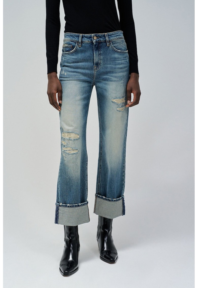 Blugi drepti cu detalii deteriorate