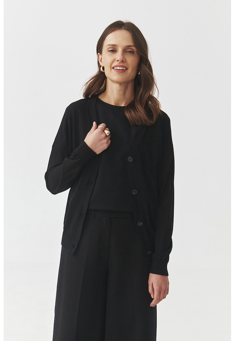 Cardigan tricotat fin cu decolteu in V