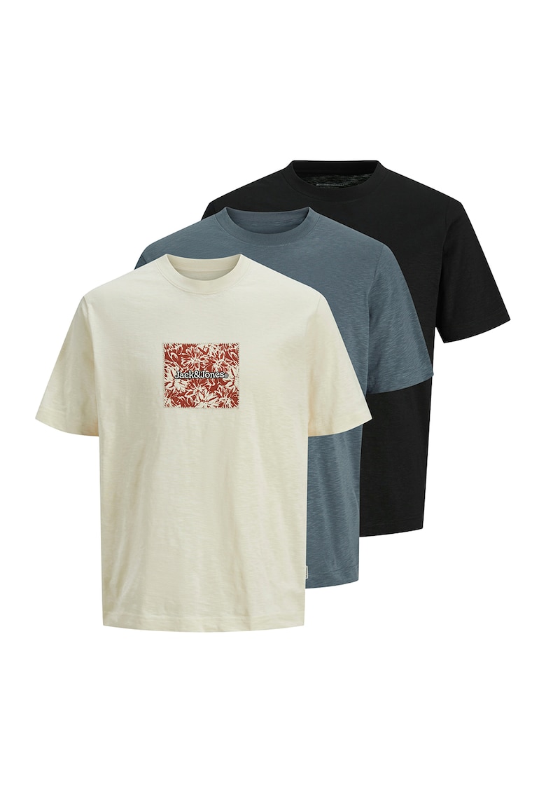 Set de tricouri cu decolteu la baza gatului si logo - 3 piese