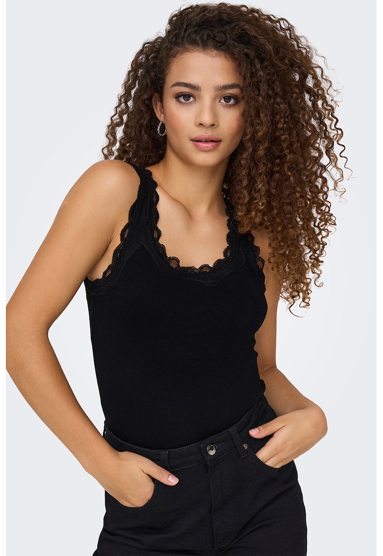 Top cu garnituri de dantela - Negru