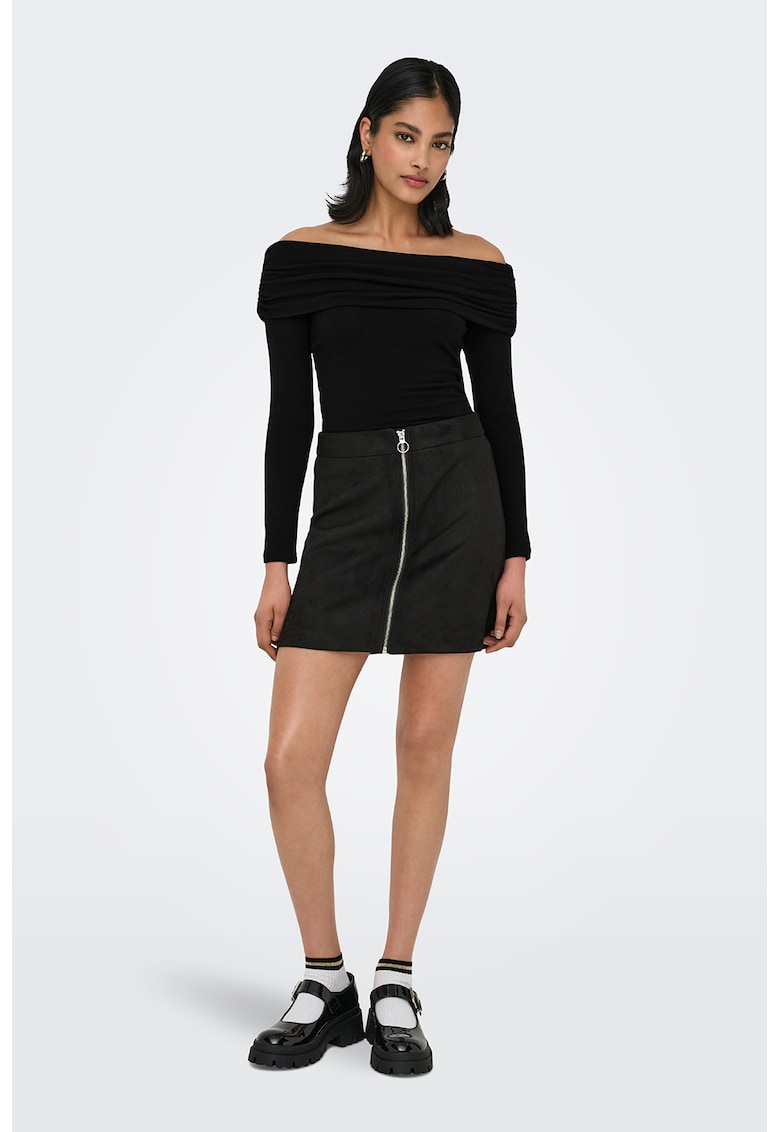 Bluza cu decolteu pe umeri