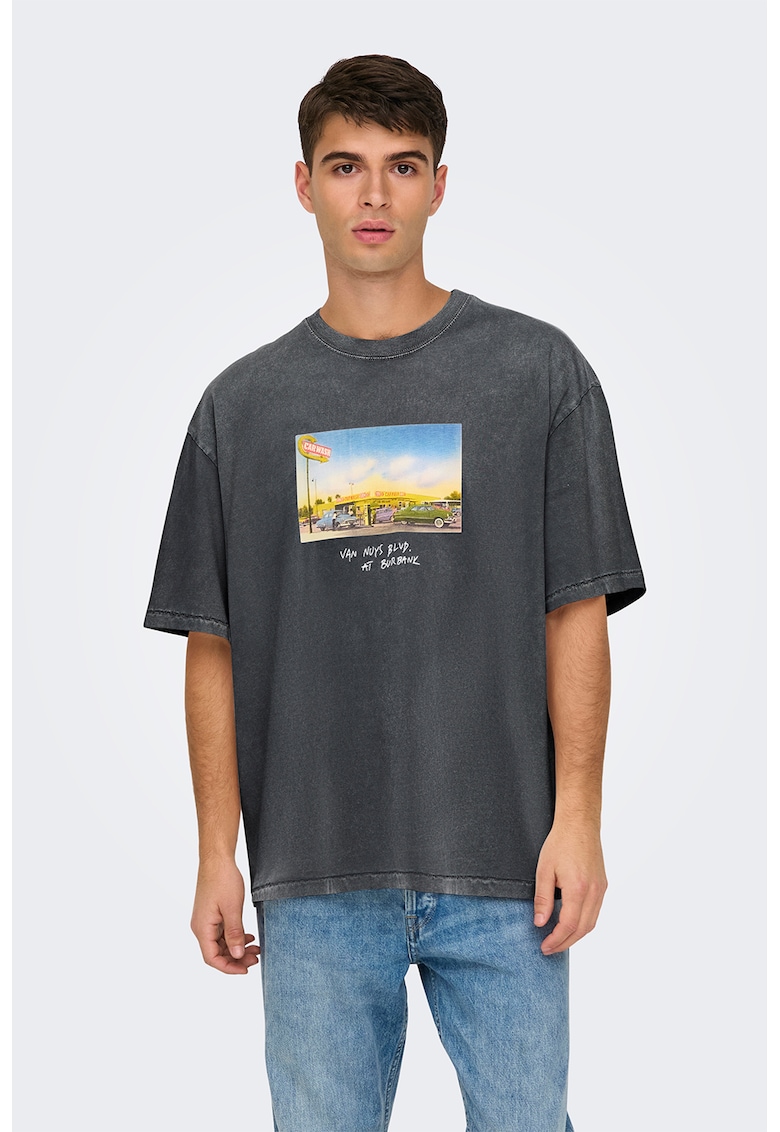 Tricou lejer cu model grafic