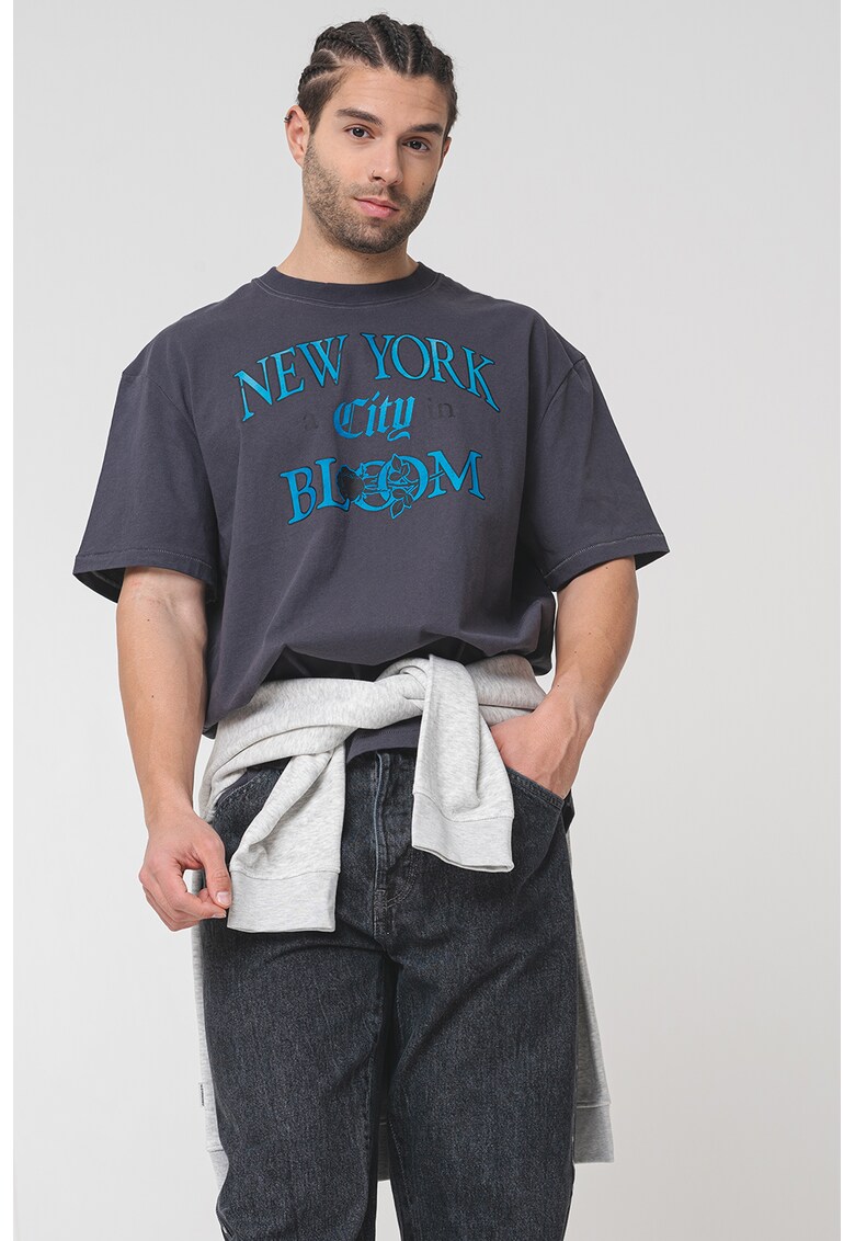 Tricou cu maneci cazute si imprimeu text
