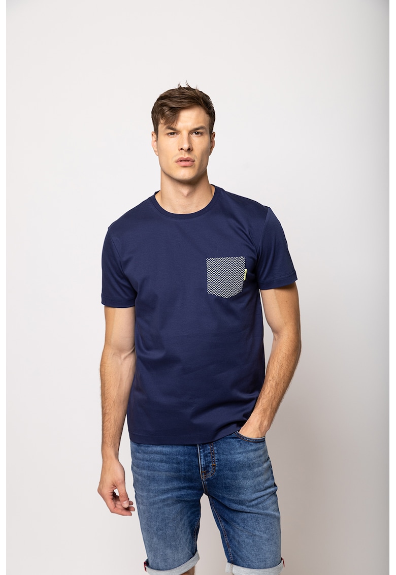 Tricou cu decolteu la baza gatului si buzunar aplicat pe piept Masso