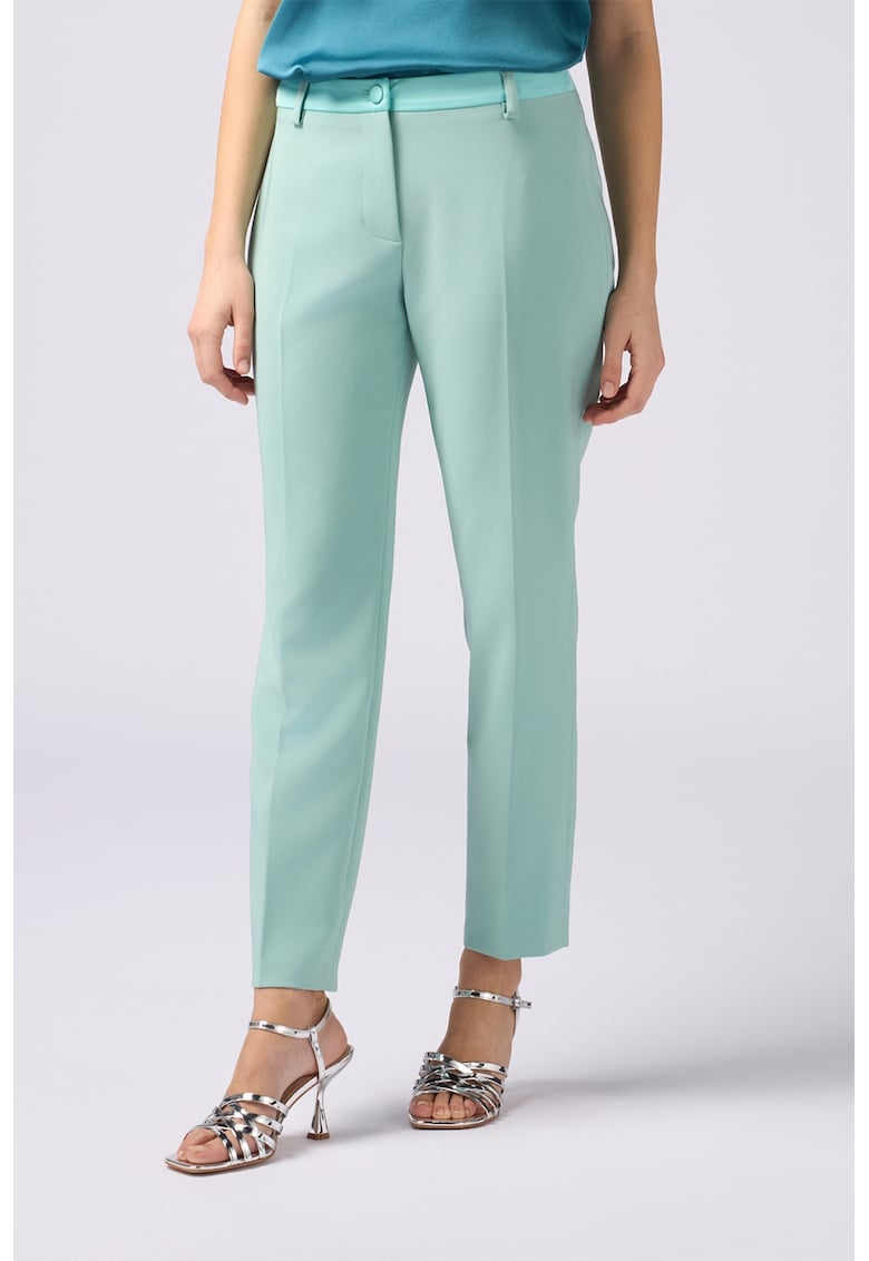 Pantaloni drepti cu pliuri Pantaloni drepti cu pliuri