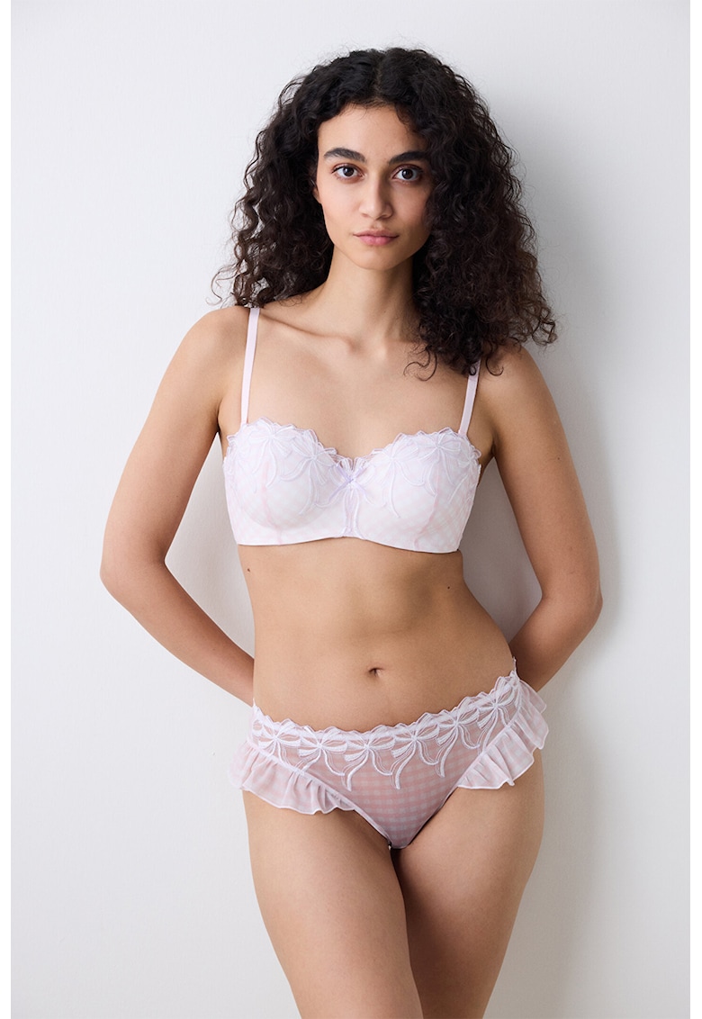 Sutien in carouri cu garnituri de dantela