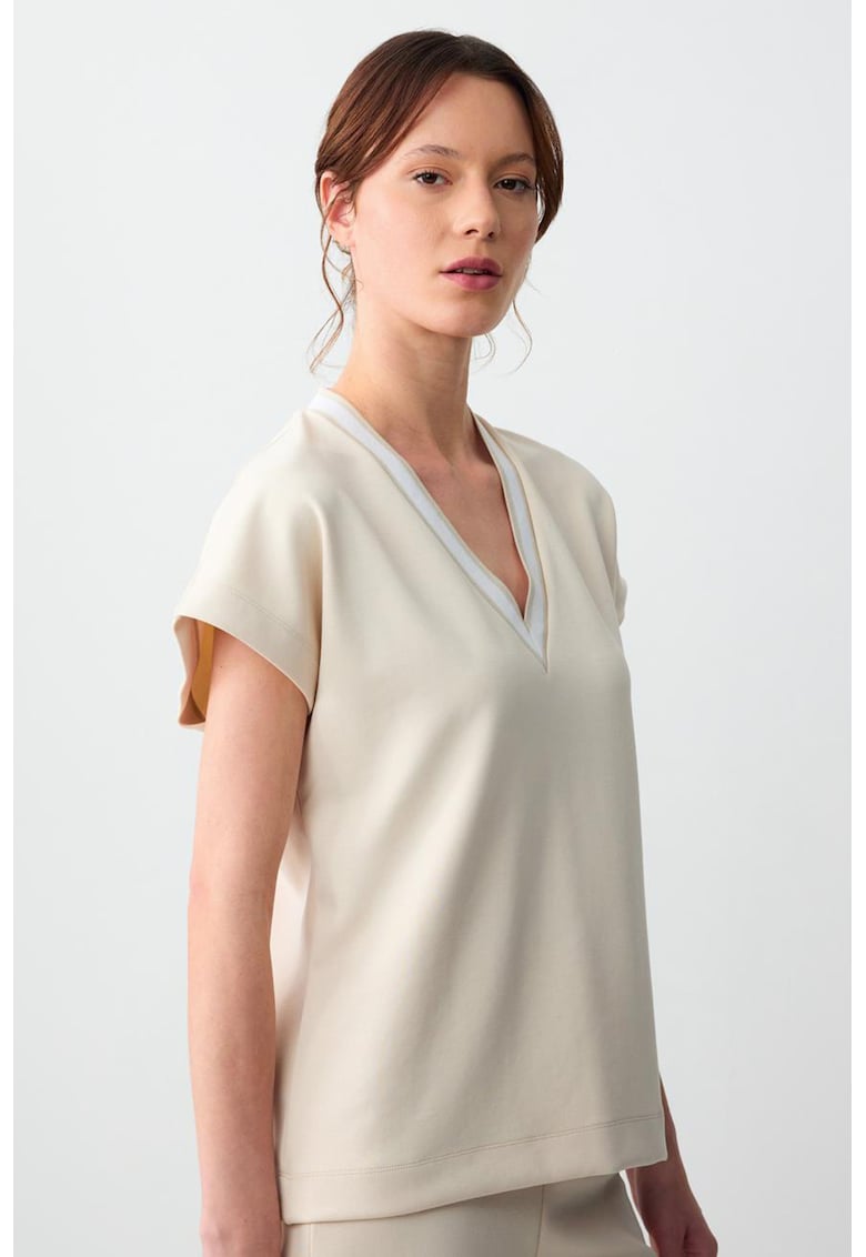 Bluza lejera cu decolteu in V