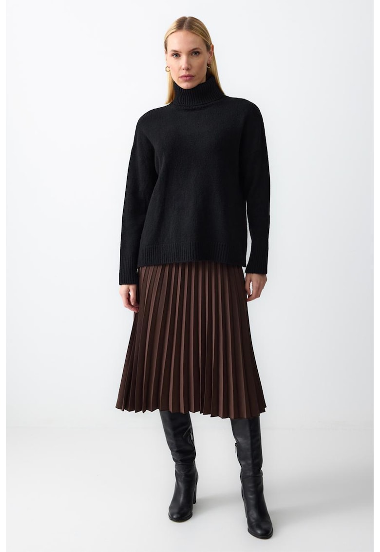 Fusta midi cu pliuri