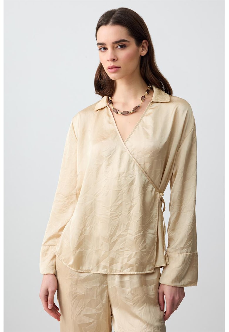 Camasa de satin cu model petrecut Camasa de satin cu model petrecut