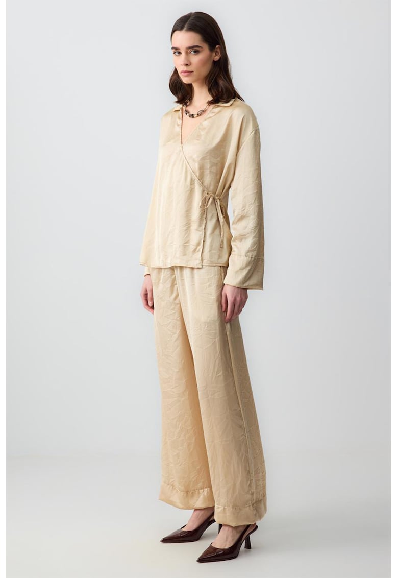 Pantaloni de satin cu buzunare laterale