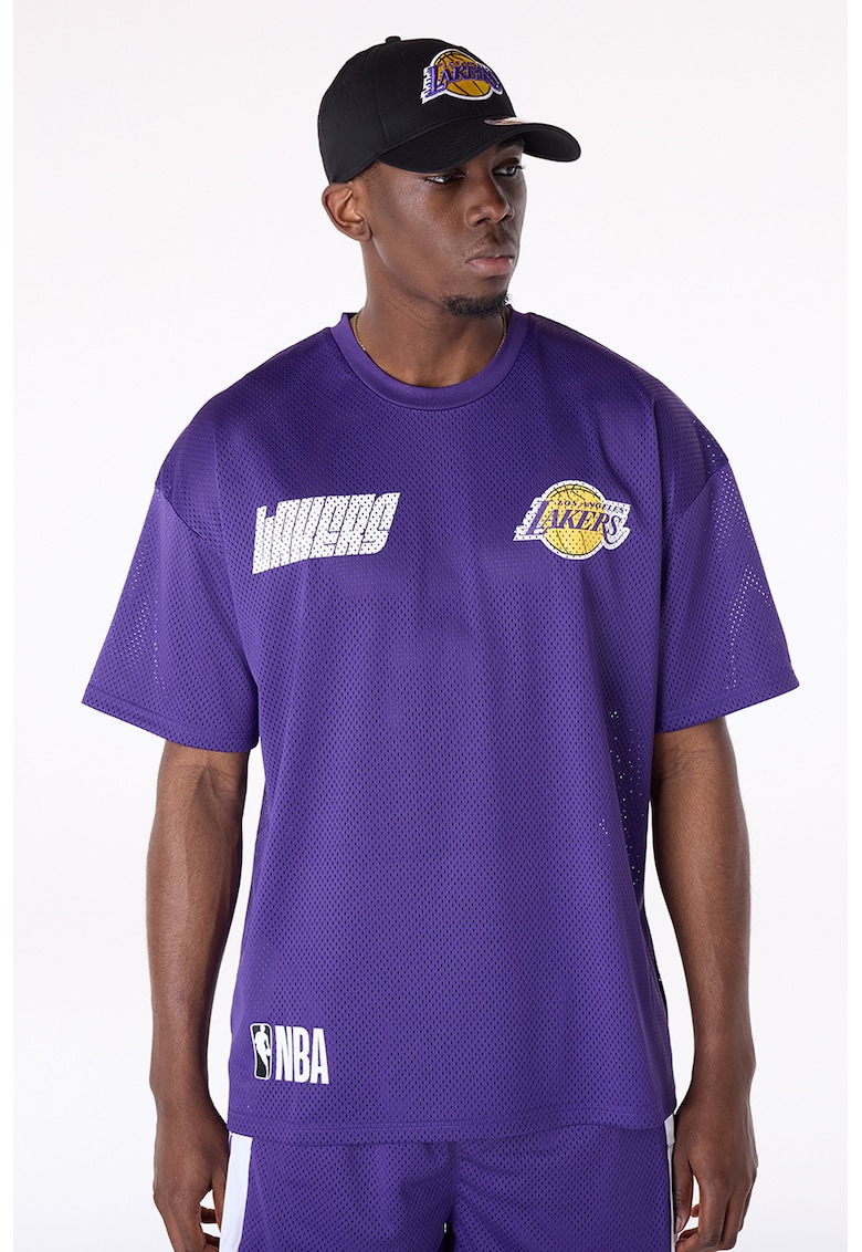 Tricou cu perforatii