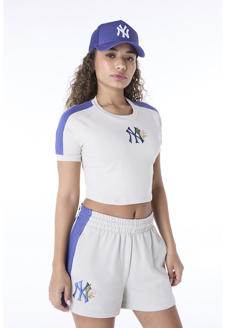 Tricou crop cu monograma brodata