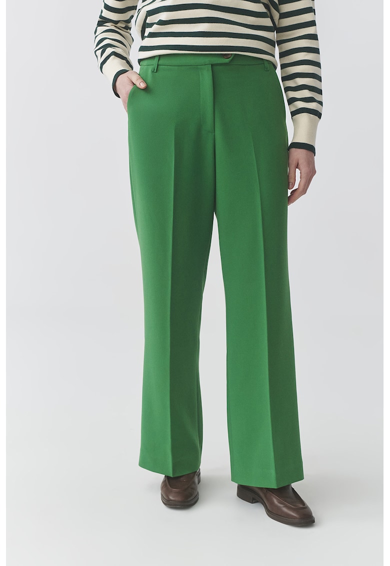 Pantaloni eleganti cu detalii pensa