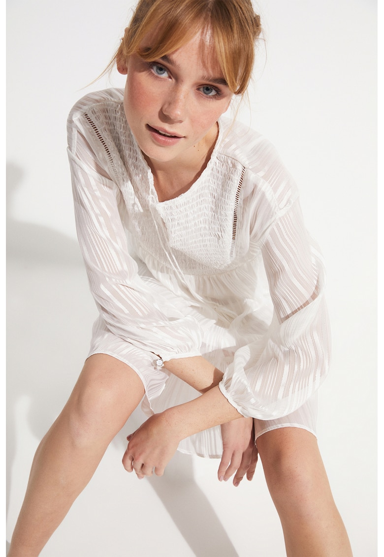 Rochie mini evazata cu maneci semitransparente