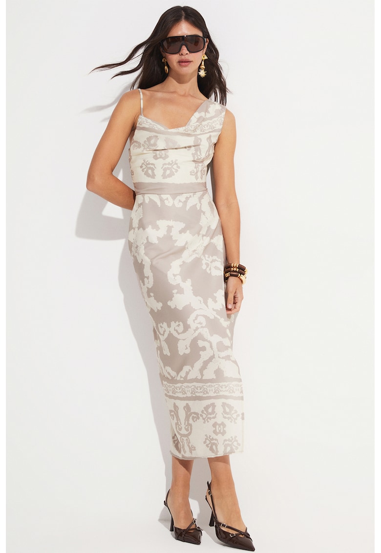 Rochie cu croiala bodycon si decolteu asimetric