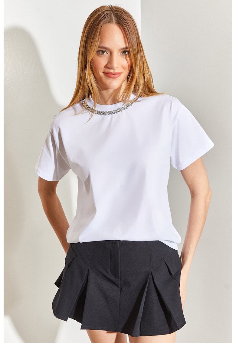 Tricou cu aplicatie din strasuri