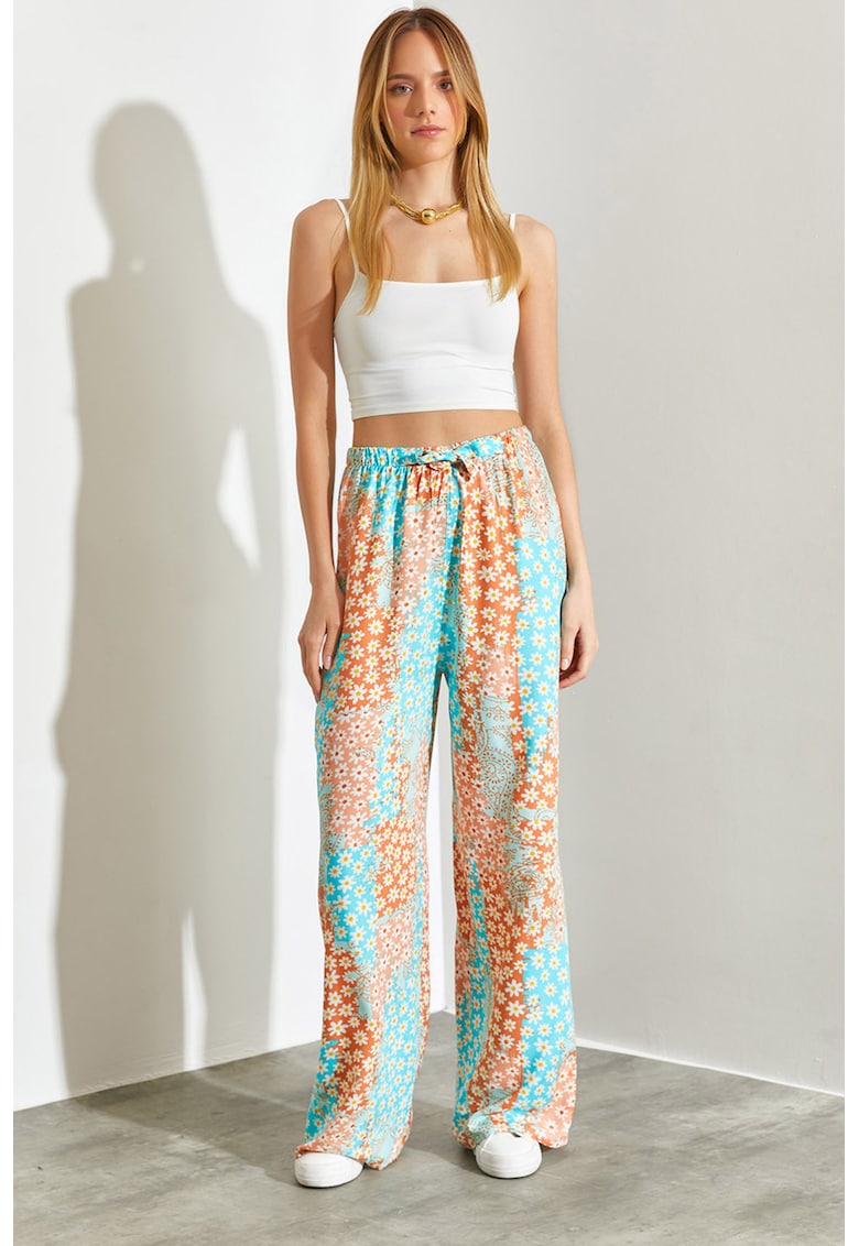 Pantaloni cu model si talie inalta