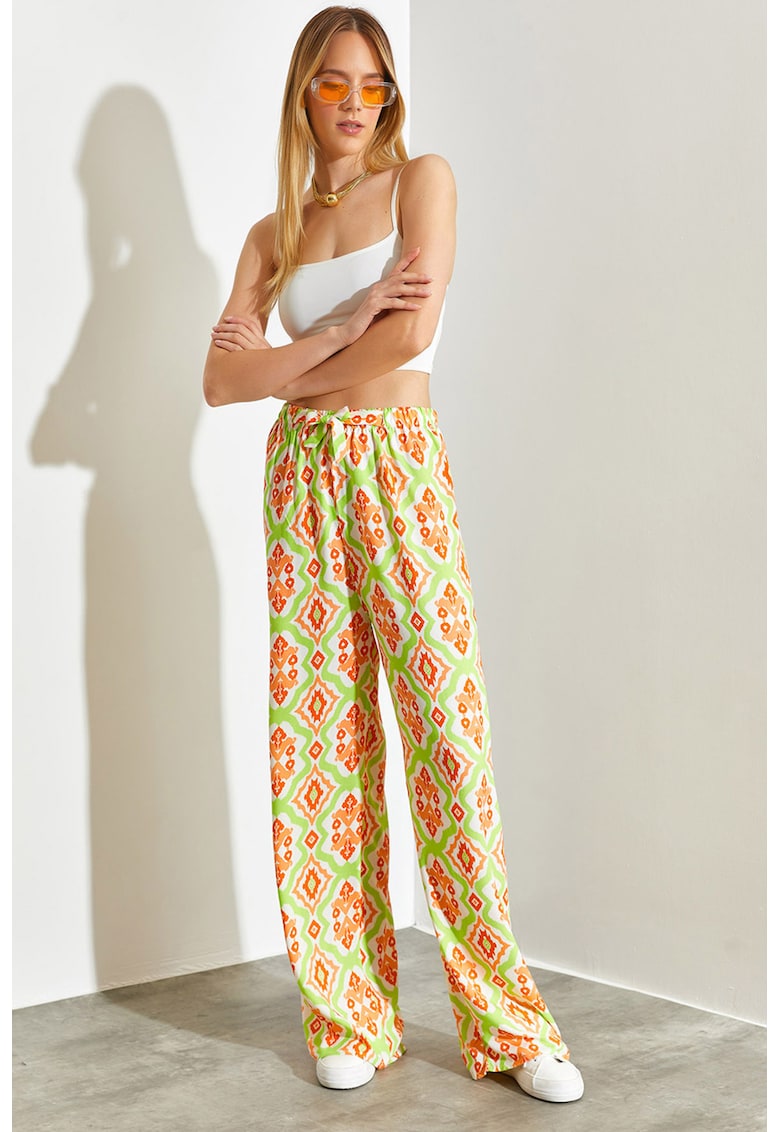 Pantaloni cu model si talie inalta