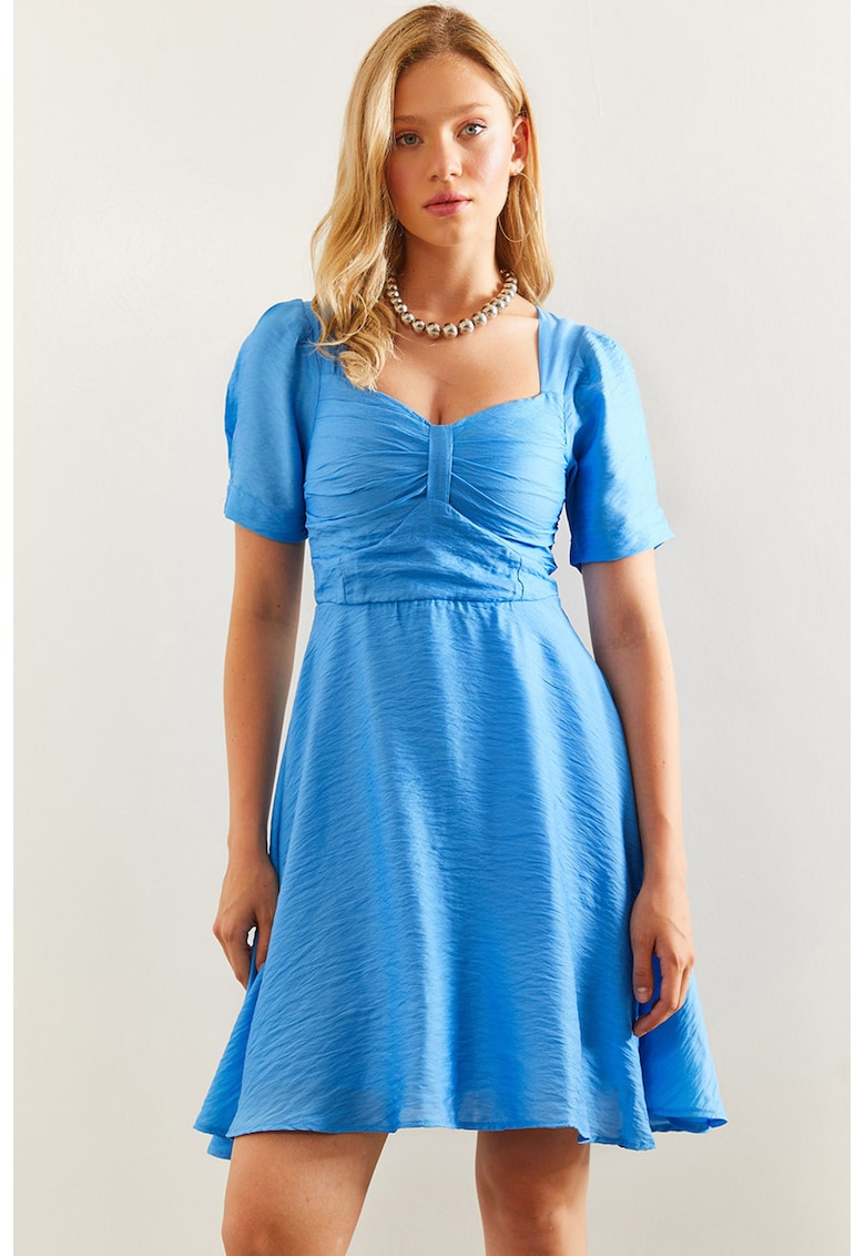 Rochie scurta cu decolteu patrat Rochie scurta cu decolteu patrat