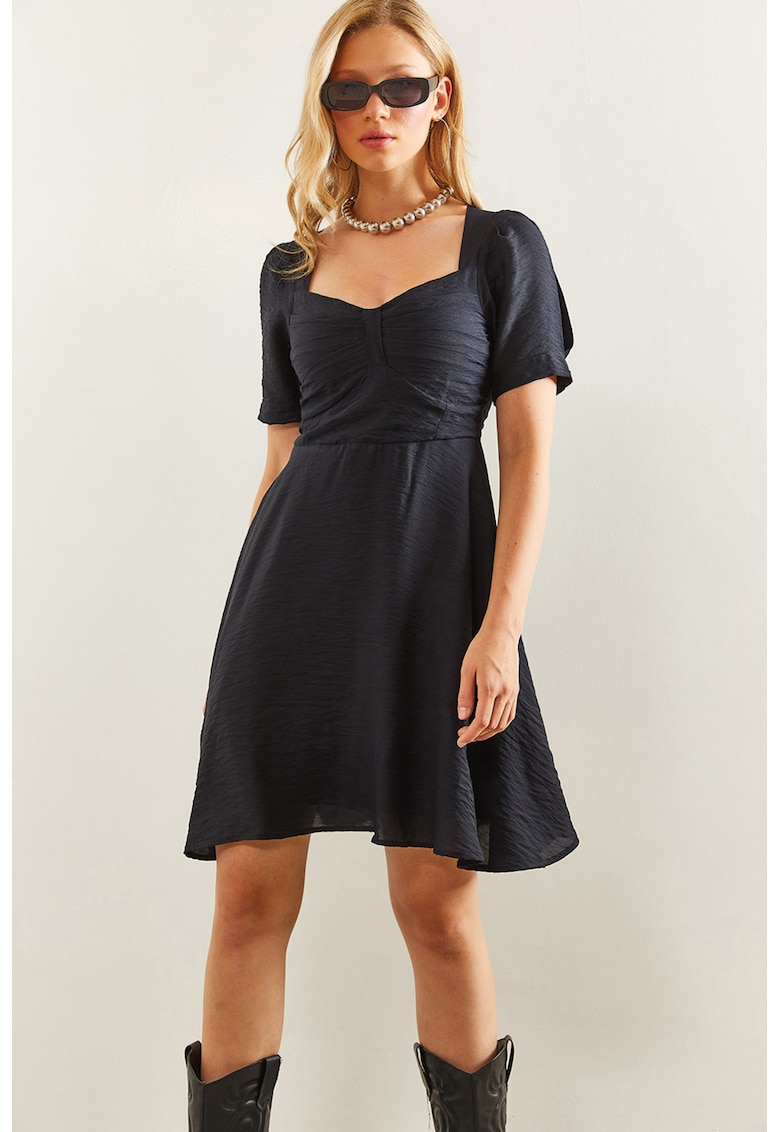 Rochie scurta cu decolteu patrat