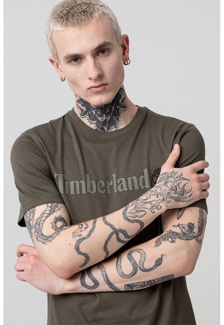 Tricou cu decolteu la baza gatului si imprimeu logo Linear