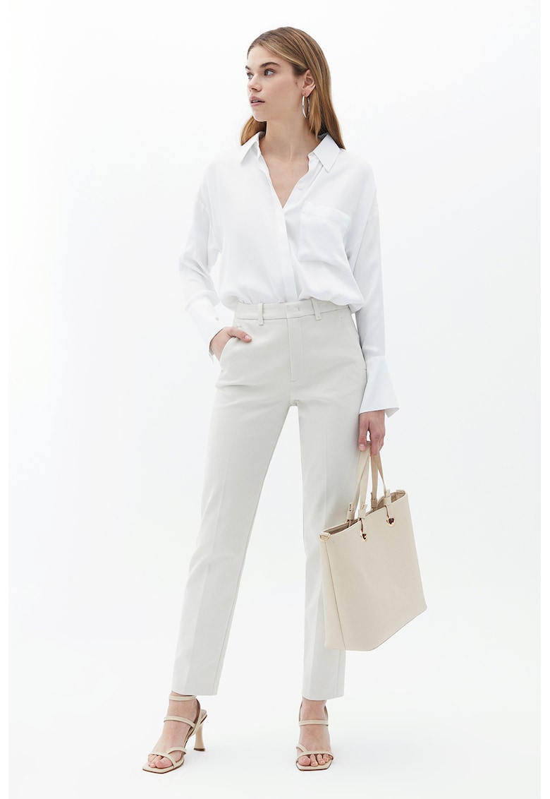 Pantaloni crop cu croiala dreapta Pantaloni crop cu croiala dreapta