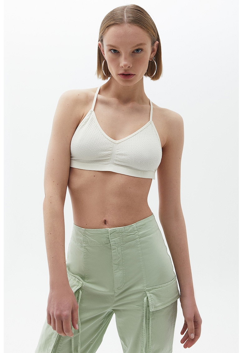 Bustiera texturata cu cupe triunghiulare