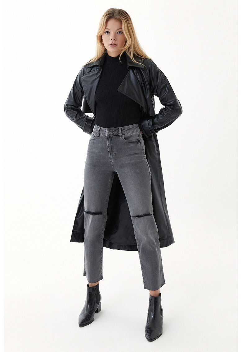 Blugi mom-fit cu talie inalta