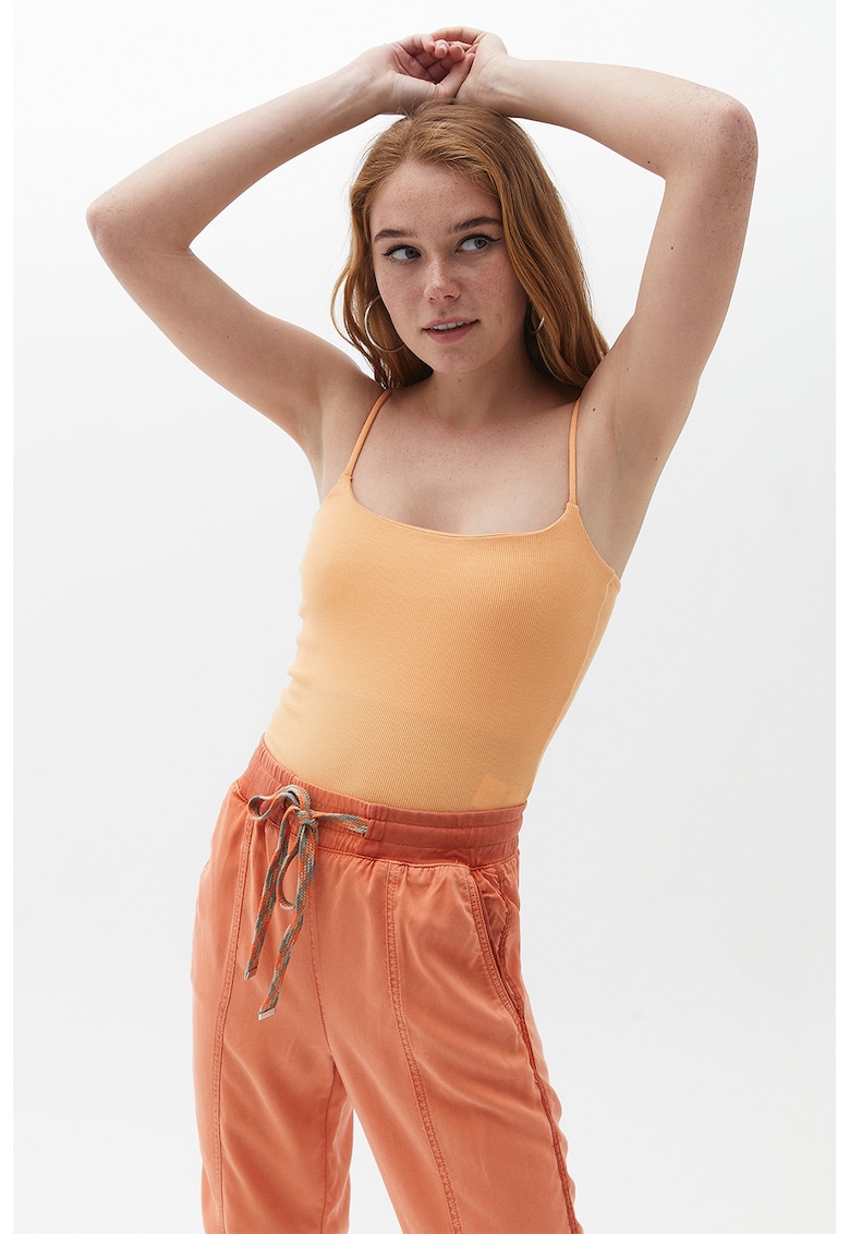 Top cu decolteu patrat