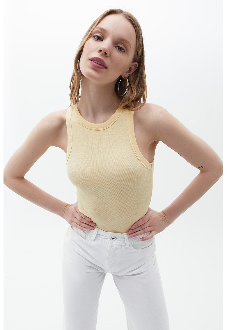 Top slim-fit cu decolteu la baza gatului si model striat