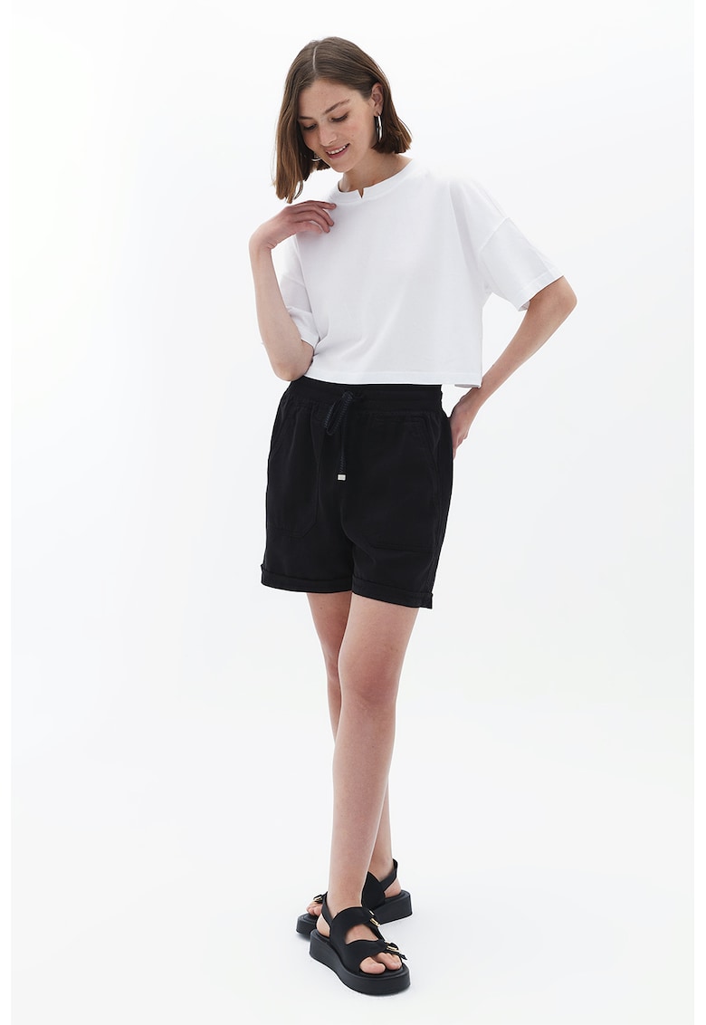 Pantaloni scurti cu snururi
