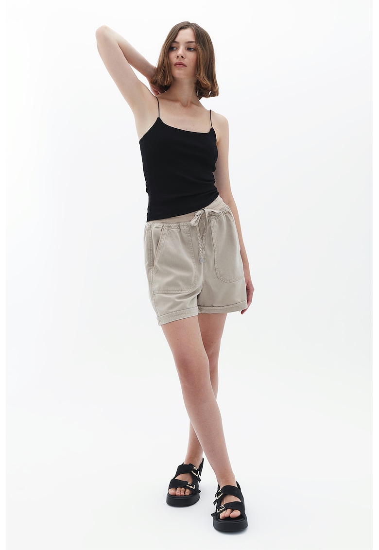Pantaloni scurti cu snururi