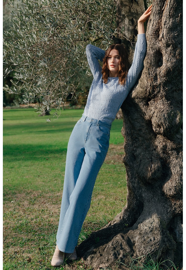 Blugi evazati cu talie inalta