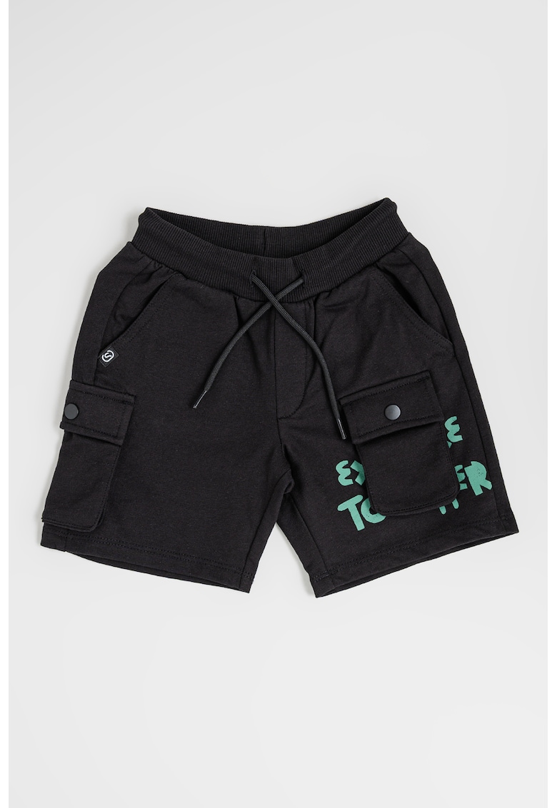 Pantaloni scurti cu buzunare cu clapa