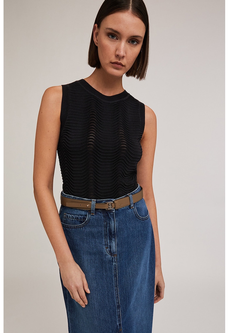 Bluza cu model texturat si decolteu la baza gatului Bluza cu model texturat si decolteu la baza gatului