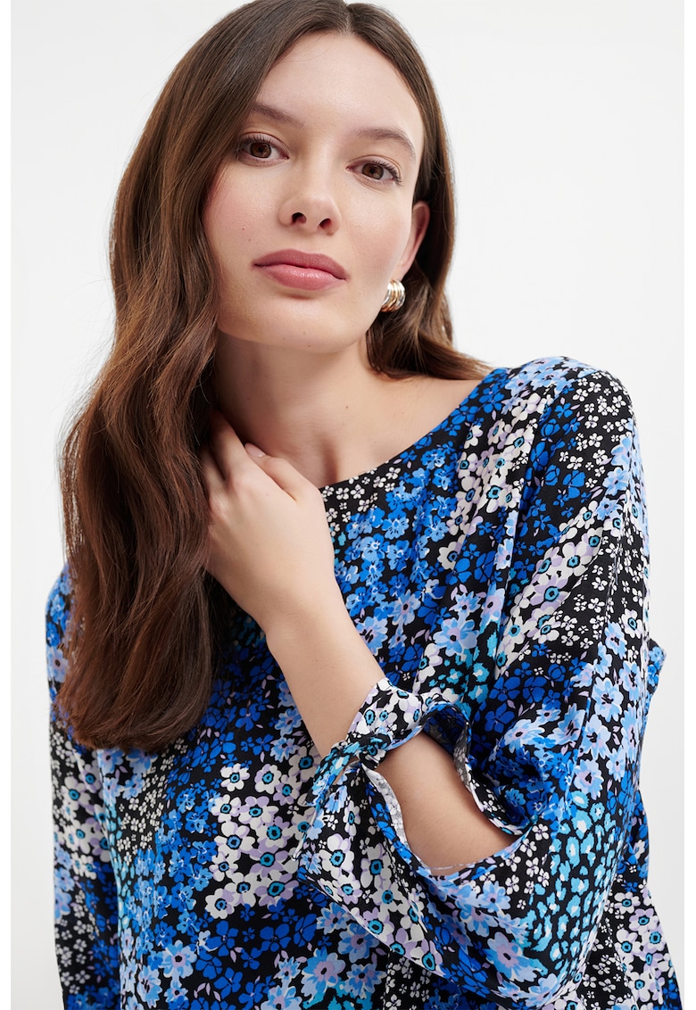 Bluza cu model si decupaje - Albastru pastel/Albastru royal