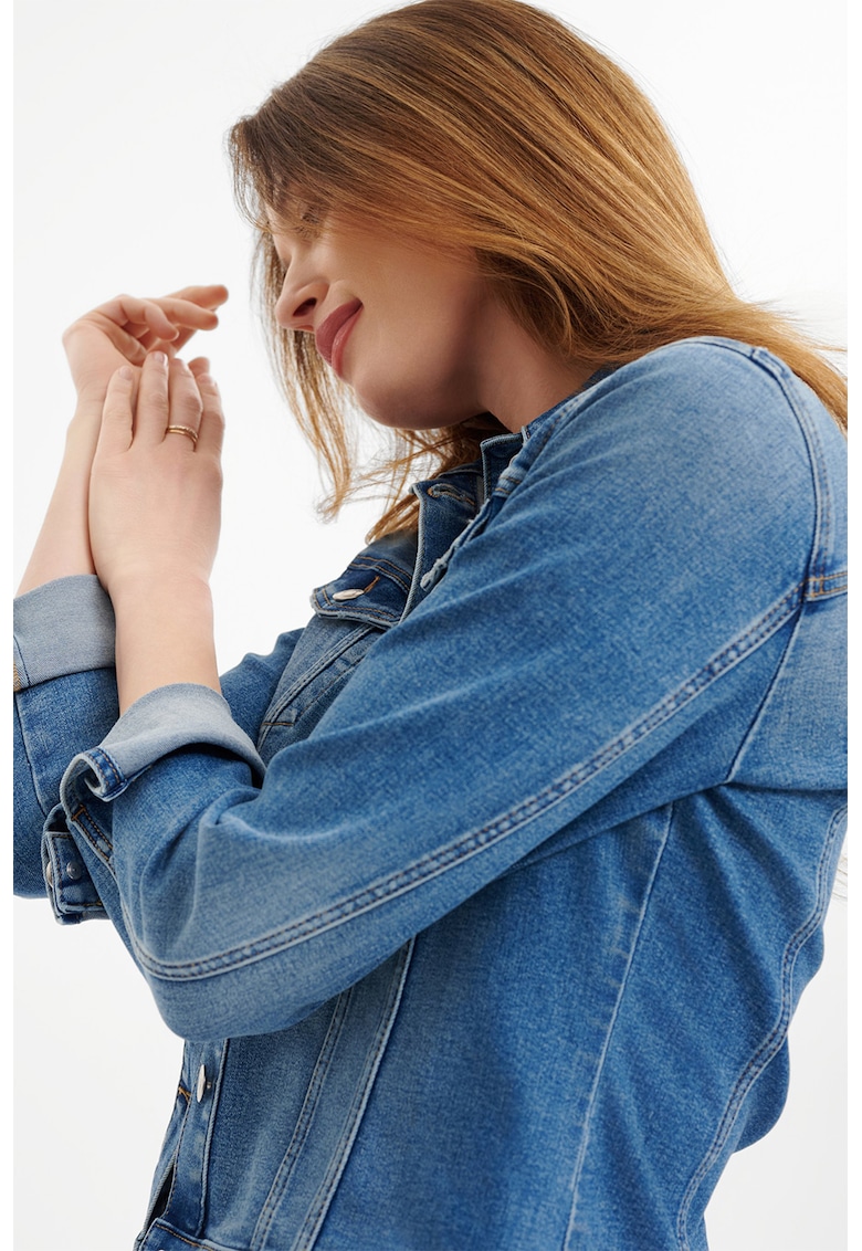 Jacheta de denim cu buzunare pe piept