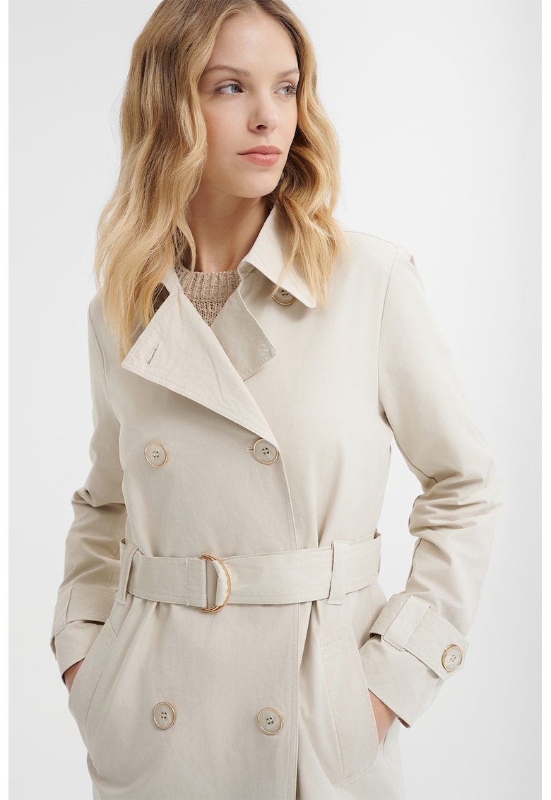 Trenci cu doua randuri de nasturi si curea