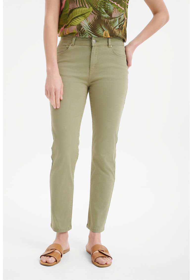 Blugi crop cu talie medie