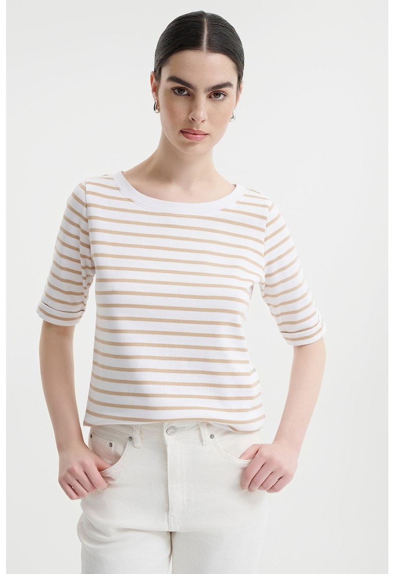 Tricou lejer cu decolteu rotund